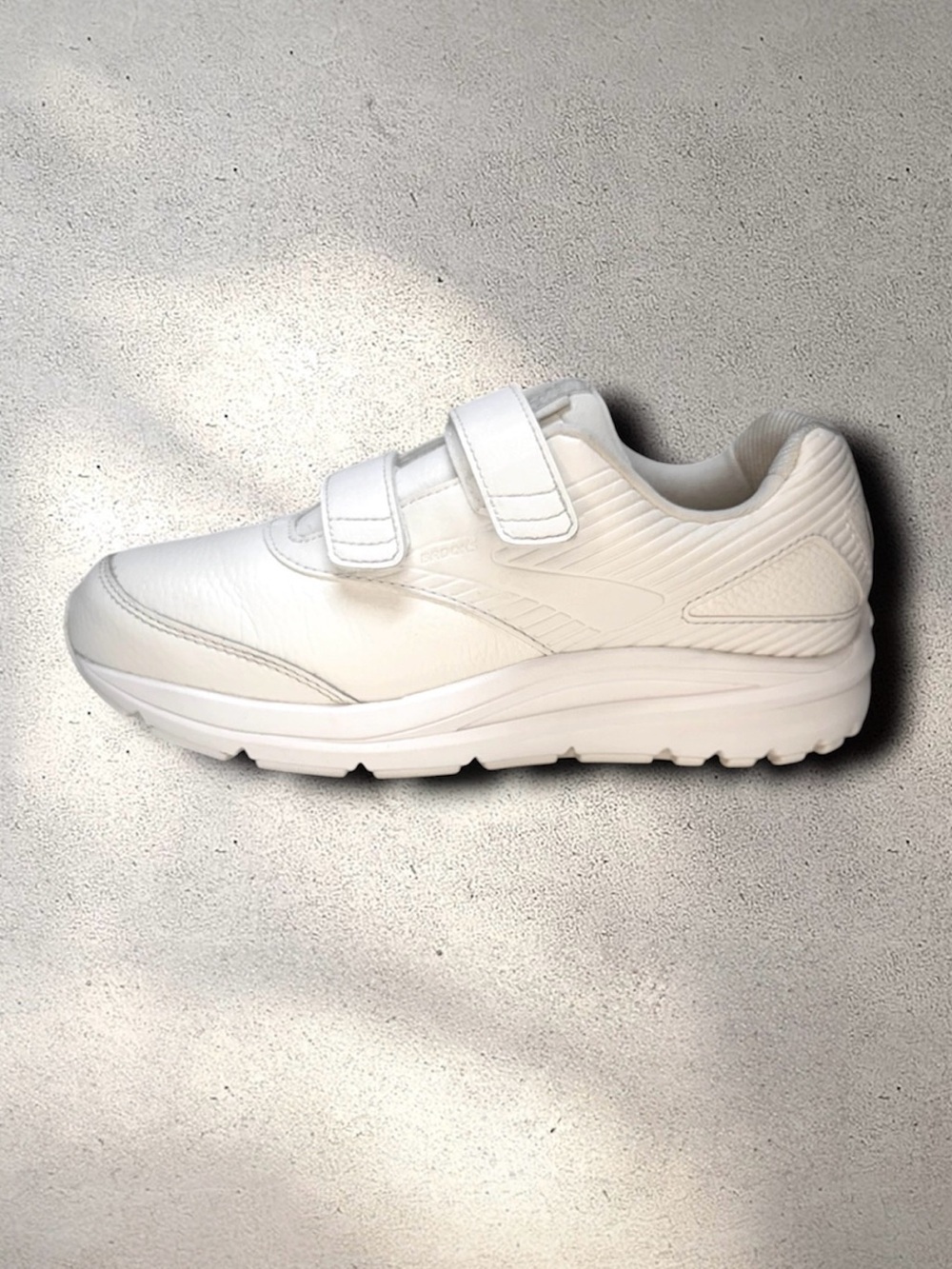 Brooks Addiction Walker V-Strap 2 White Leather Walking Shoes Women Size 8
